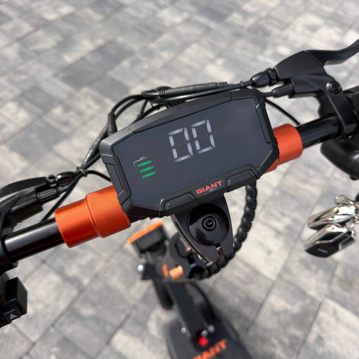 Електросамокат GIANT M10 PRO 1000W 48V 15Ah/23Ah — OFF-ROAD 10.5", до 50 км/год, подвійна амортизація, дискові гальма, сидіння, LED, сигналізація