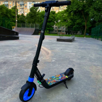 Дитячий електросамокат GIANT Kids E10 4.4Ah Чорний