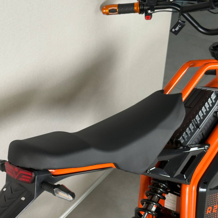 KUGOO R2 Orange AWD 3600W (2×1800W) 60V 31.2Ah — електричний Off-Road велосипед, повний привід AWD, Li-Ion акумулятор, швидкість до 80 км/год, запас ходу до 90 км, гідравлічні дискові гальма, NFC, LED-дисплей