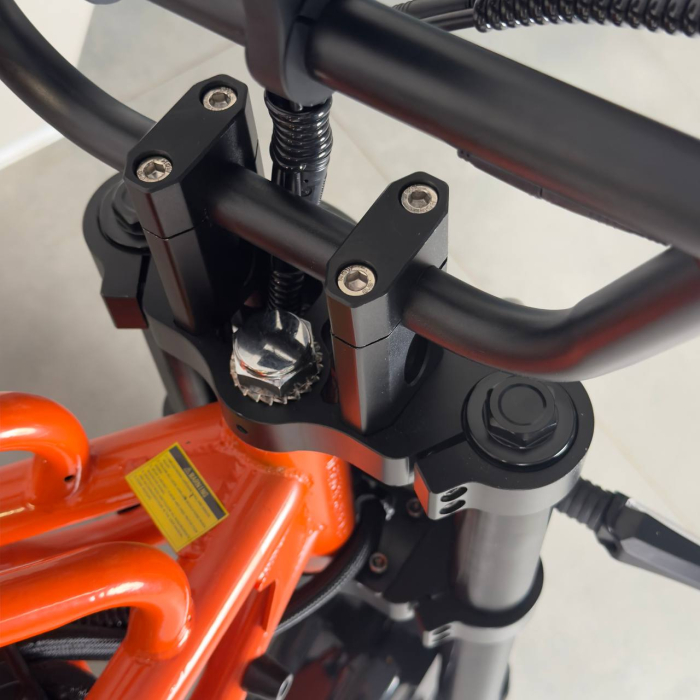 KUGOO R2 Orange AWD 3600W (2×1800W) 60V 31.2Ah — електричний Off-Road велосипед, повний привід AWD, Li-Ion акумулятор, швидкість до 80 км/год, запас ходу до 90 км, гідравлічні дискові гальма, NFC, LED-дисплей