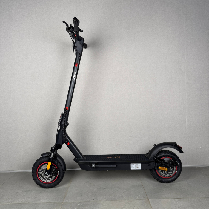 Электросамокат UMI Q10 Ultra 800W 48V 18Ah — мощный электросамокат с двойной амортизацией, Bluetooth, LCD-дисплеем, дисковыми тормозами, пневматическими колёсами 10.5", LED-поворотниками, рекуперацией, до 45 км/ч