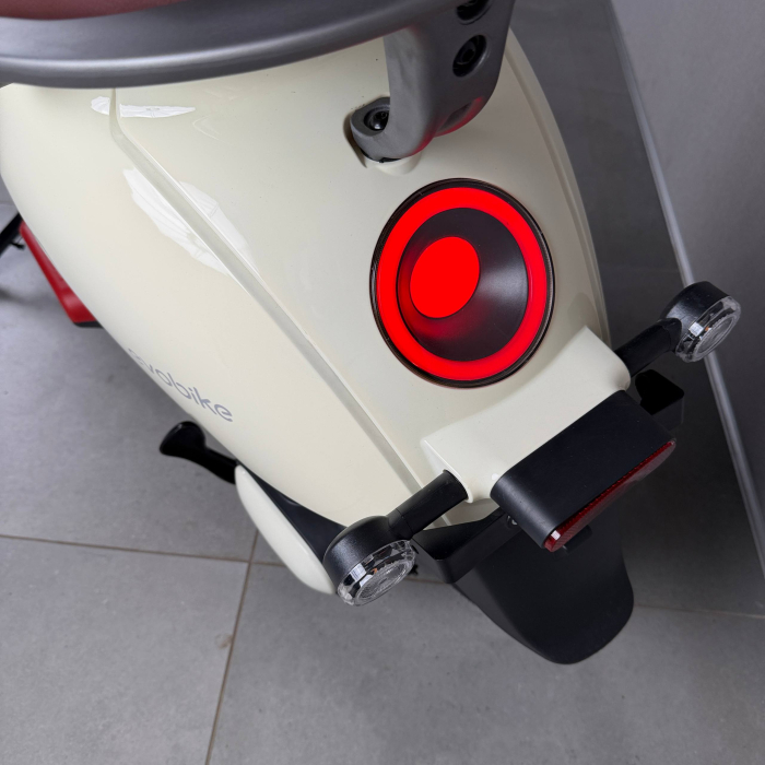 EVOBIKE UNO Graphene 600W 48V 20Ah молочний — міський електровелосипед із графеновим акумулятором, двомісний, LED-дисплей, подвійна амортизація, до 35 км/год, сигналізація, поворотники