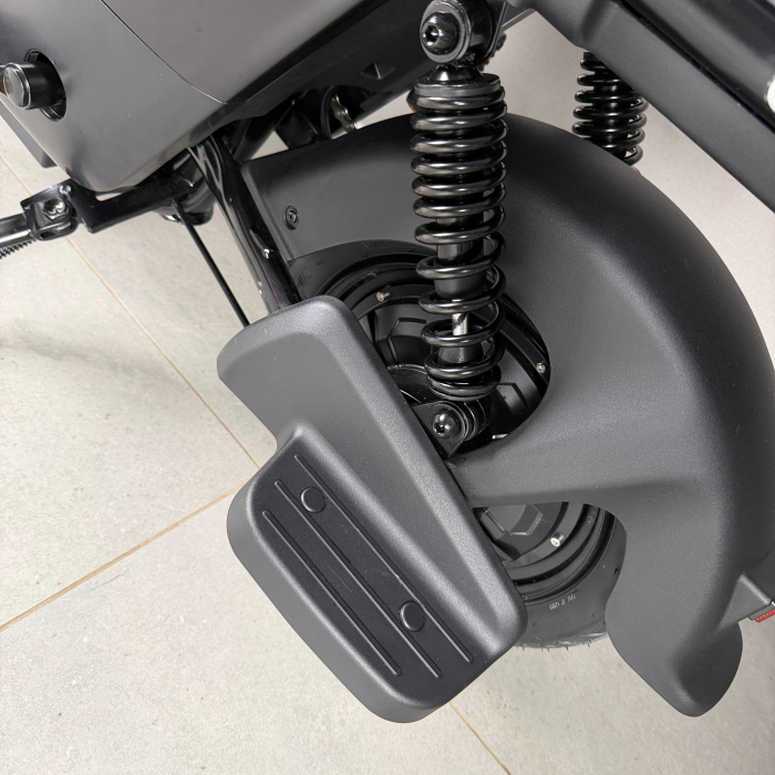 EVOBIKE YOTA 800W 48V 20Ah чорний — двомісний міський електровелосипед із графеновим акумулятором, переднім металевим кошиком, подвійною амортизацією, LED-дисплеєм, сигналізацією, поворотниками, до 35 км/год