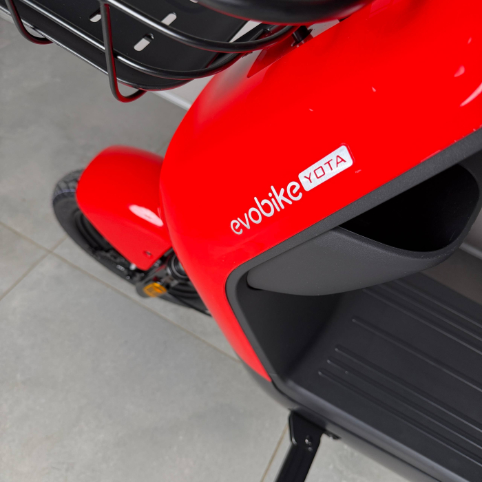 EVOBIKE YOTA 800W 48V 20Ah червоний — двомісний міський електровелосипед із графеновим акумулятором, переднім металевим кошиком, подвійною амортизацією, LED-дисплеєм, сигналізацією, поворотниками, до 35 км/год