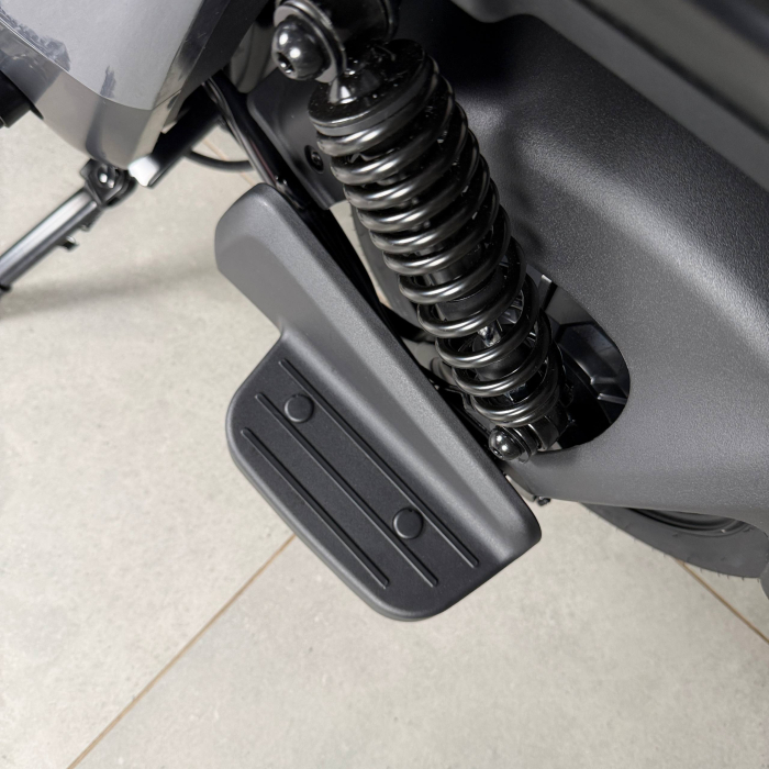 EVOBIKE YOTA 800W 48V 20Ah графіт — двомісний міський електровелосипед із графеновим акумулятором, переднім металевим кошиком, подвійною амортизацією, LED-дисплеєм, сигналізацією, поворотниками, до 35 км/год