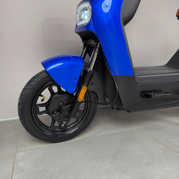 EVOBIKE YOTA 800W 48V 20Ah синій — двомісний міський електровелосипед із графеновим акумулятором, переднім металевим кошиком, подвійною амортизацією, LED-дисплеєм, сигналізацією, поворотниками, до 35 км/год