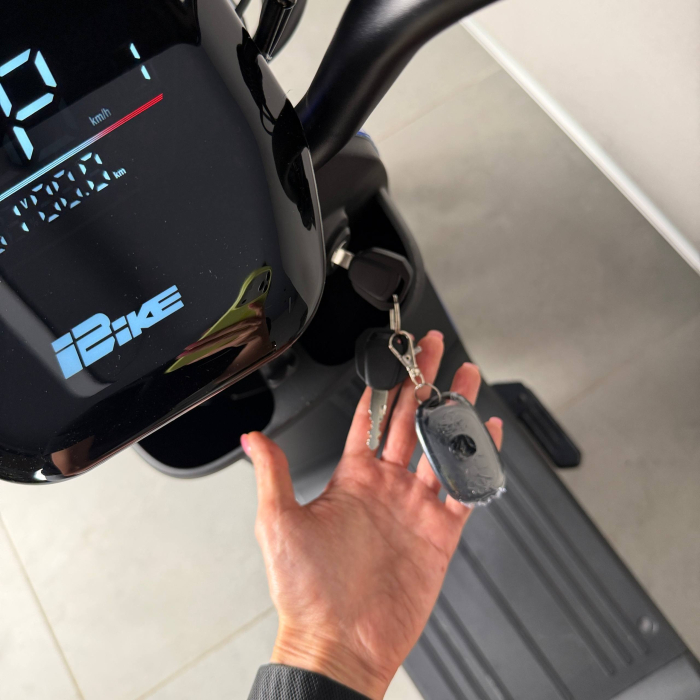EVOBIKE YOTA 800W 48V 20Ah синій — двомісний міський електровелосипед із графеновим акумулятором, переднім металевим кошиком, подвійною амортизацією, LED-дисплеєм, сигналізацією, поворотниками, до 35 км/год