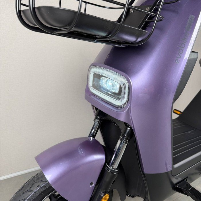 EVOBIKE YOTA 800W 48V 20Ah фіолетовий — двомісний міський електровелосипед із графеновим акумулятором, переднім металевим кошиком, подвійною амортизацією, LED-дисплеєм, сигналізацією, поворотниками, до 35 км/год